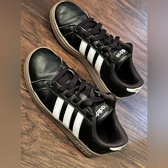 adidas Shoes Little Boys Adidas Baseline J Core Black Gum B43874